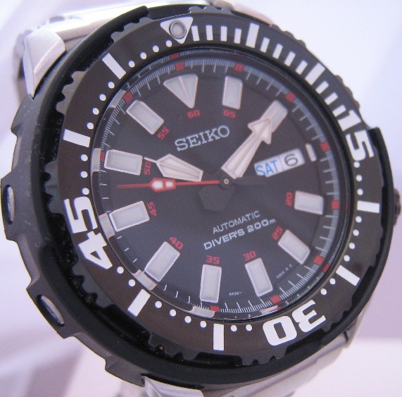Seiko Superior Divers 200M, Black Dial, Steel Bracelet