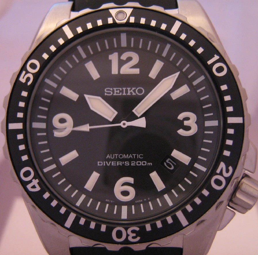 Seiko 200M Divers Spork, Black Dial, Rubber Strap