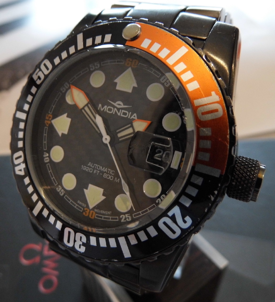 Mondia Wave, Black Carbon Dial, Black IP Bracelet